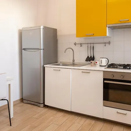 Porta Romana District - New Bright Apartment